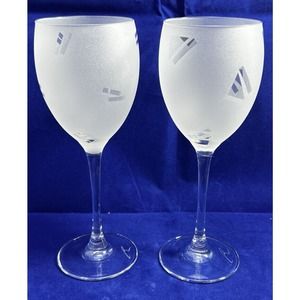 Luminarc Signed Wine Glasses Lot of 2‎ Signed Art Glass Stemware. *Pre-Owned*